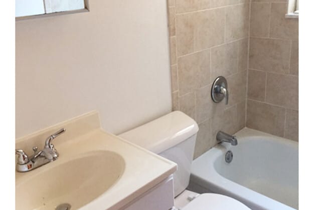 Bishop 3245-6 Bathroom