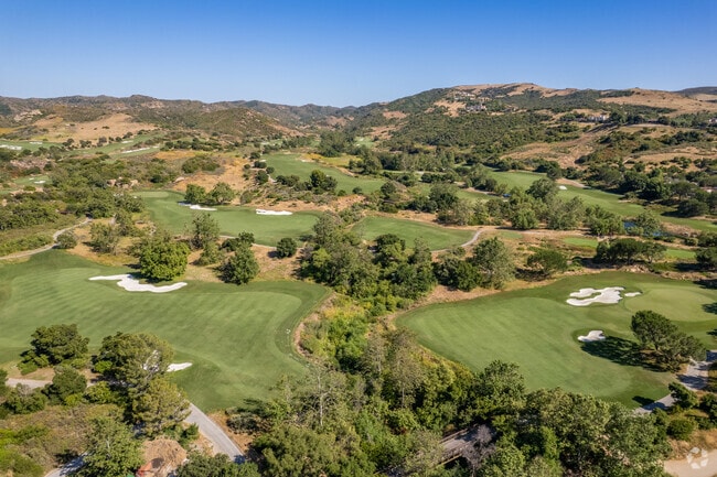 Shady Canyon also offers beautiful, green golf courses for residents to enjoy.