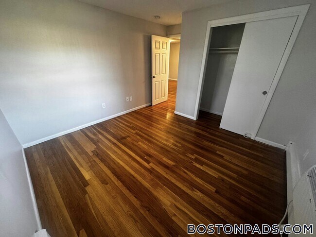 52 Mill St unit 6, Woburn, MA 01801 - photo 4