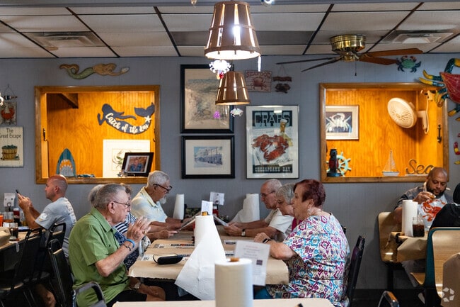 Blue Claw serves smiles and hearty portions of seafood in Beverly.