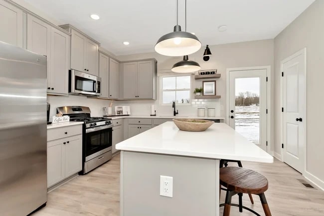 425 Pheasant Run, Elyria, OH 44035 - photo 5