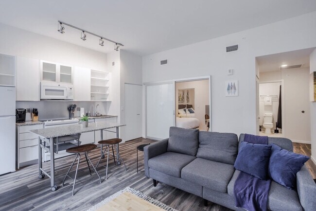 9-JAN-JAN E 4th St unit ID1343750P, Cincinnati, OH 45202 - photo 2