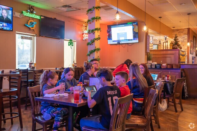 Parkland Isles residents enjoy nights out at Lefty's Bar.