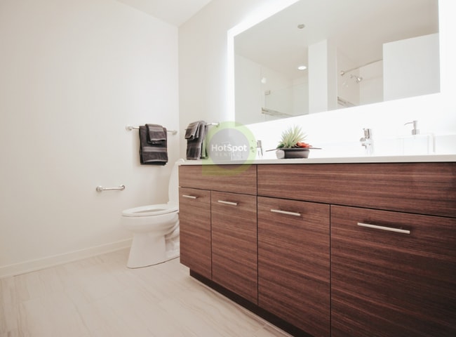 355 W Chestnut St, Chicago, IL 60610 - photo 4