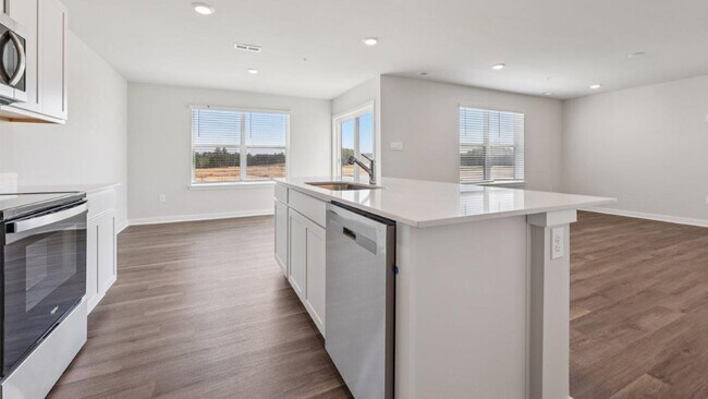 327 Eclipse St, Charles Town, WV 25414 - photo 4