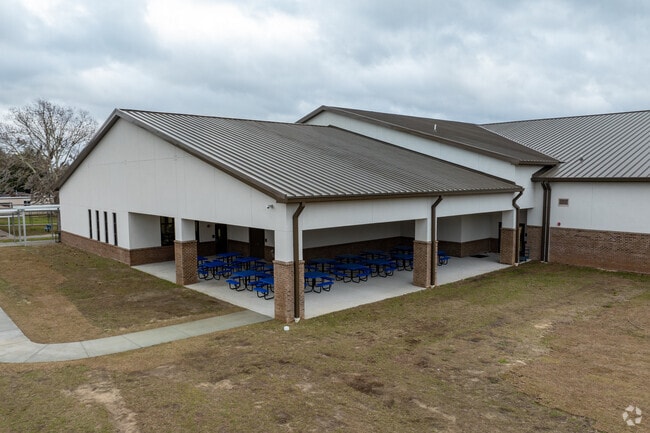 Outside seating is available for children attending Keystone Heights Elementary School.
