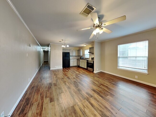 1414 Record Crossing Rd unit A, Dallas, TX 75235 - photo 2