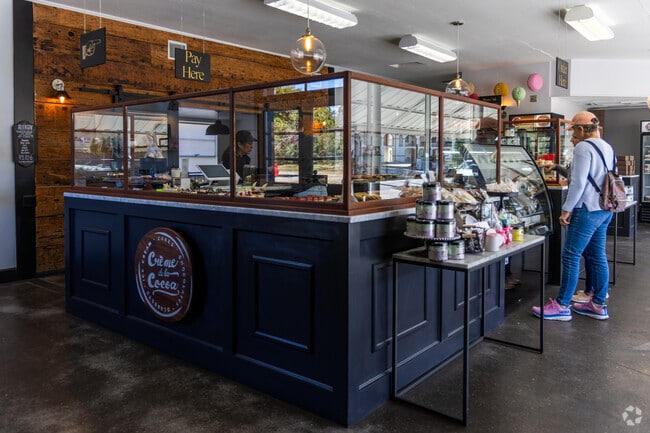 Visit Creme De La Cocoa for all of your baked goods or custom cakes in St Augustine North City.