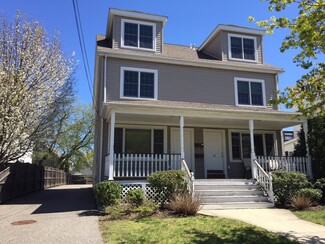 86 Chapel St, Newton, MA 02458
