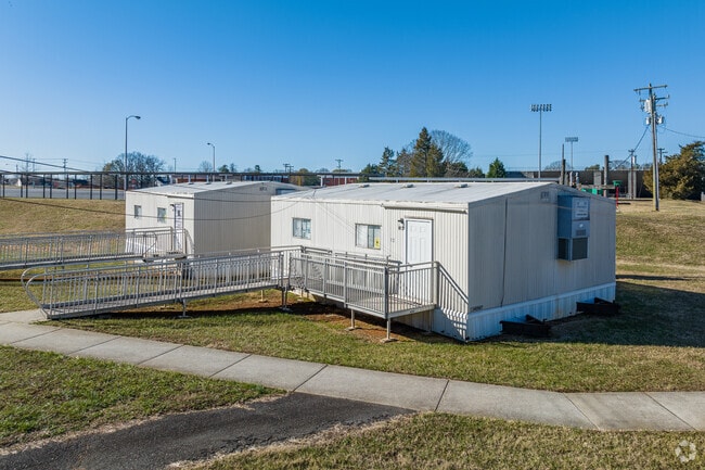 Griffith Elementary School utilizes detached classrooms to accommodate expansion needs.