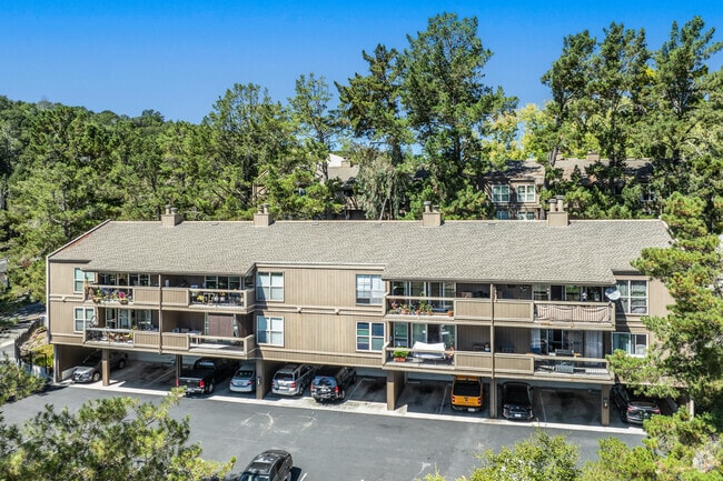 Embrace convenience and charm with a condo in Rheem Valley.
