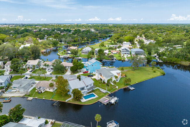 Beautiful homes on the Cotee river in New Port Richey South.