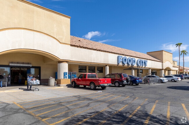 Food City is a go to for affordable groceries in El Pueblocito.