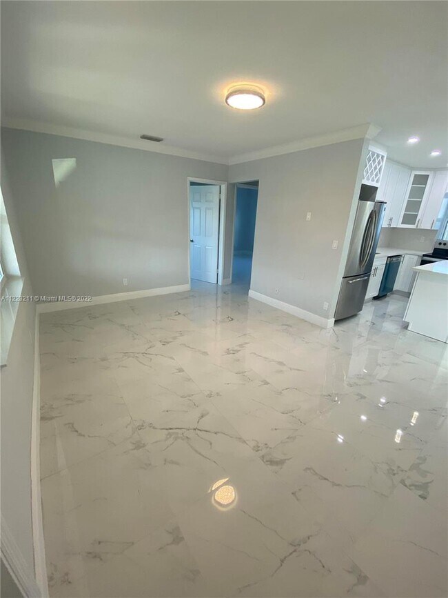 280 NE 43rd Ct, Oakland Park, FL 33334