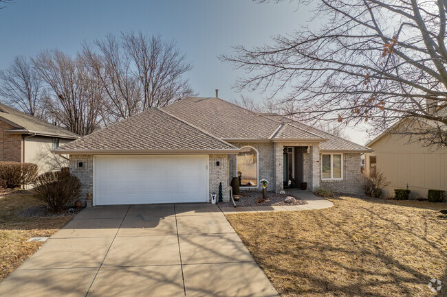 There are many ranch style homes in Nelsons Creek.