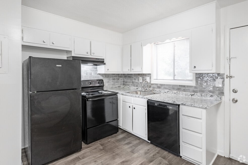 Summit Grove, Decatur, GA 30033 - photo 1