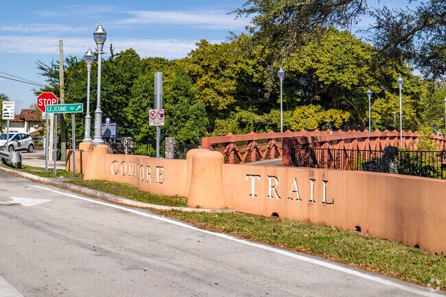 Residents of Sunrise Point can enjoy Commodore Trail, a popular leading trail.