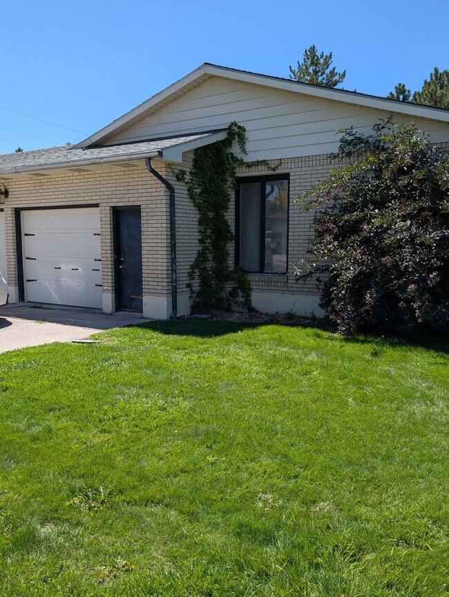 155 E Griffith Rd Unit Lower, Pocatello, ID 83201
