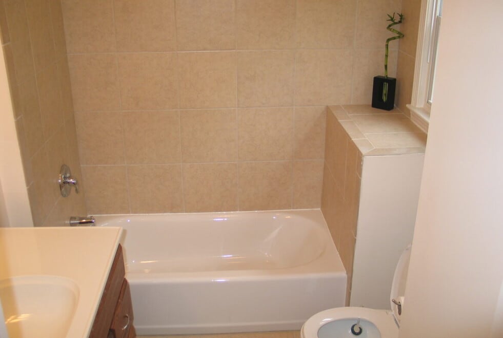 124 E Barnes Ave unit Main, Lansing, MI 48910 - photo 1