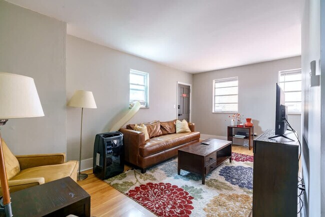 605 Dennison Ave unit ID1265605P, Columbus, OH 43215 - photo 2
