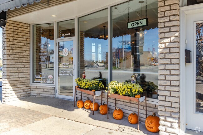 Cesaroni's Cafe & Deli is a local coffee shop in Woodstock, IL.