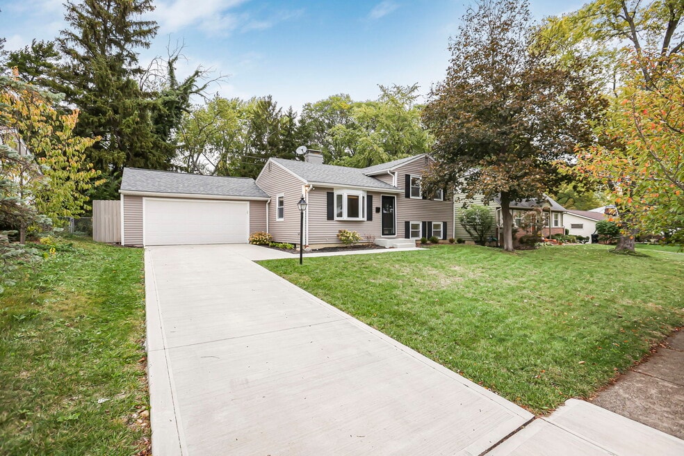 1062 Oberlin Dr, Columbus, OH 43221 - photo 1