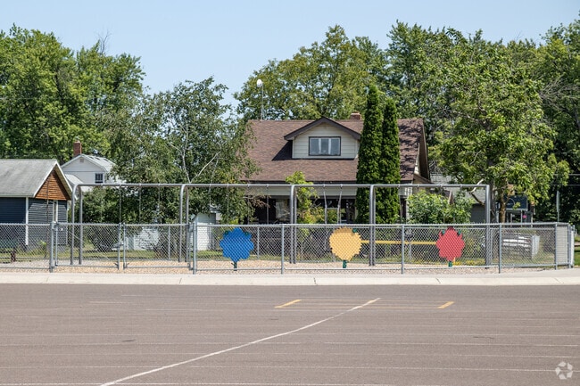 Cooper Elementary belongs to the School District of Superior.