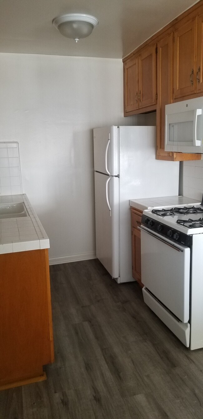 3622 Dunn Dr unit 4, Los Angeles, CA 90034 - photo 4