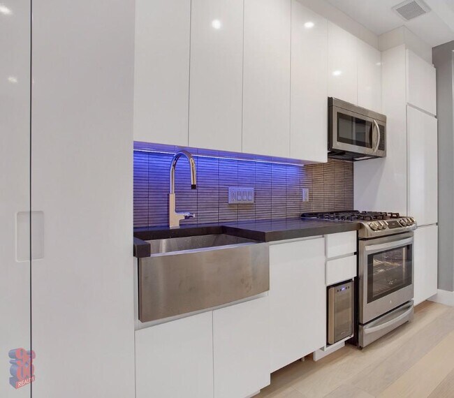 195 Stanton St unit 3C, New York, NY 10002 - photo 3