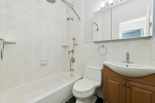 515 Beacon St unit 103, Boston, MA 02215 - photo 3