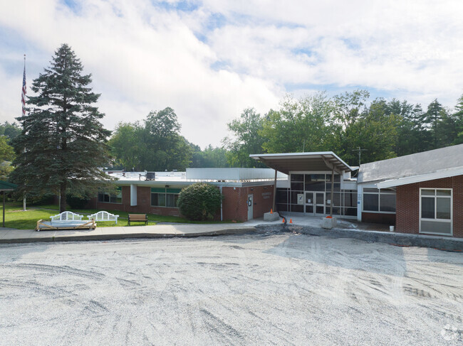 Greenfield Elementary School located in Saratoga county serving grades K-5.
