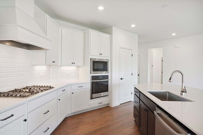 11612 Brayburn Trail unit 36450126, Osseo, MN 55369 - photo 6