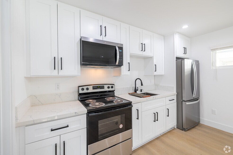 24332 Chestnut St Newhall, CA 91321, Santa Clarita, CA 91321 - photo 1