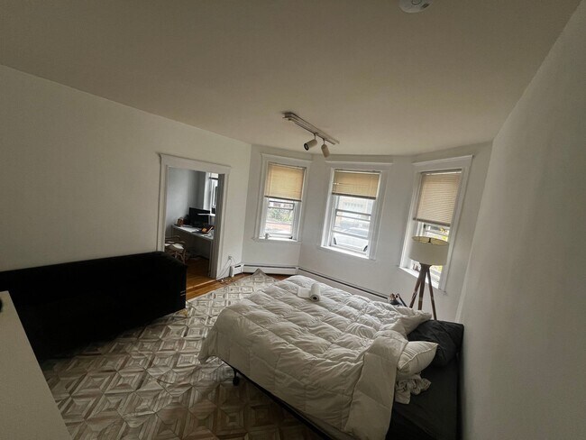 315 Harvard St unit 1, Cambridge, MA 02139 - photo 3