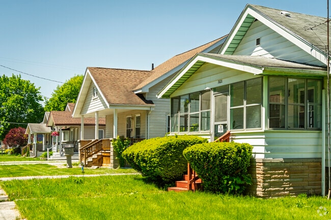 Residents of Saint Stephens Brockway-Carmen enjoy a quiet neighborhood.