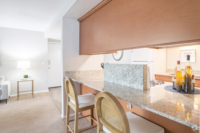 1BR, 1BA - The Laurel - 740SF Breakfast Bar