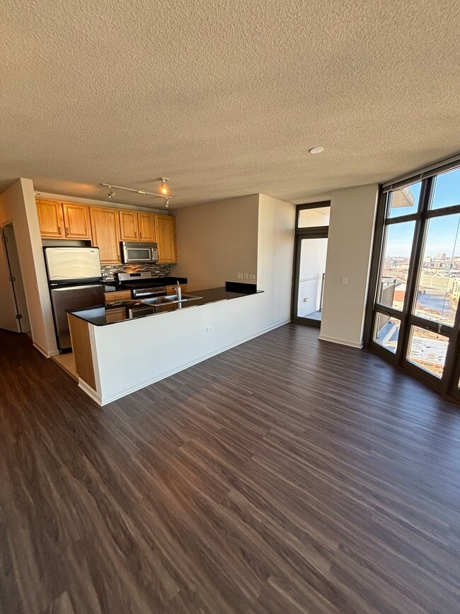 333 N Desplaines St unit 1307, Chicago, IL 60661 - photo 4