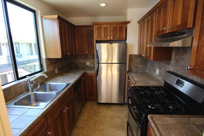 600 N Sweetzer Ave unit 8, Los Angeles, CA 90048 - photo 7