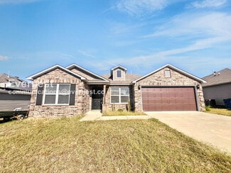 3048 Trail, Bauxite, AR 72011