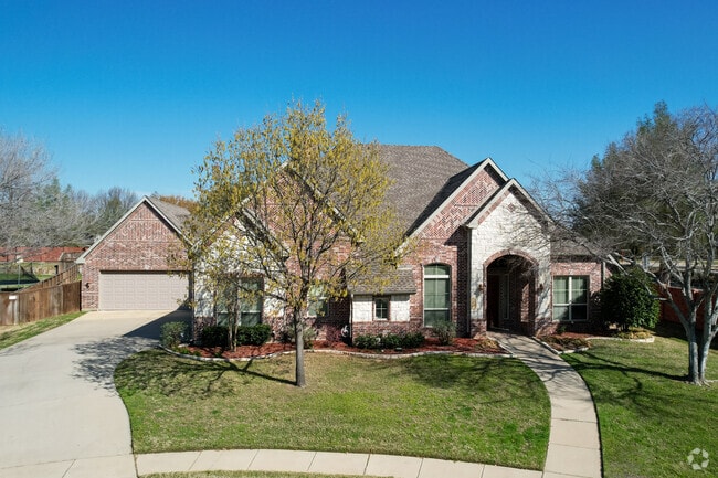 There are homes in Highland Village with spacious interiors that are perfect for entertaining.