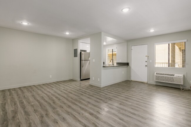 1535 N Kenmore Ave unit E, Los Angeles, CA 90027 - photo 4