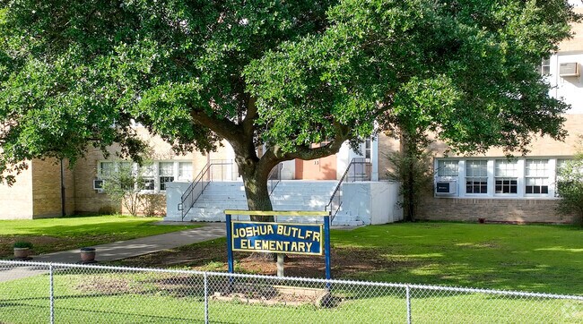 Joshua Butler has a 19:1 student teacher ratio.