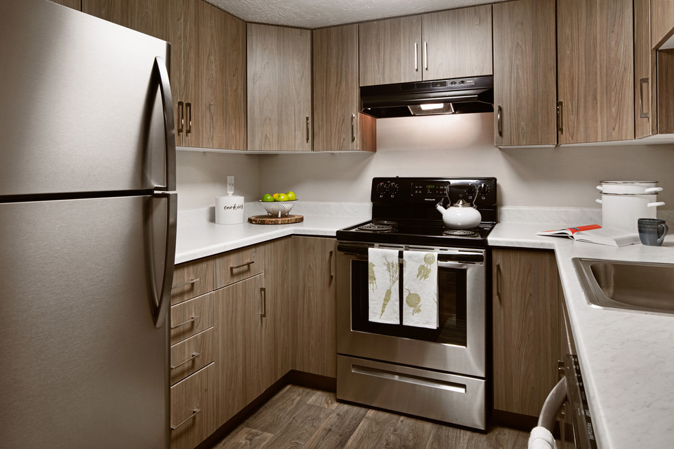 Clover Creek Apartments Kitchen Stove and Cabinets