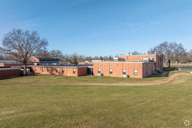 Pittsfield High School is part of the Pikeland Community Unit School District 10.