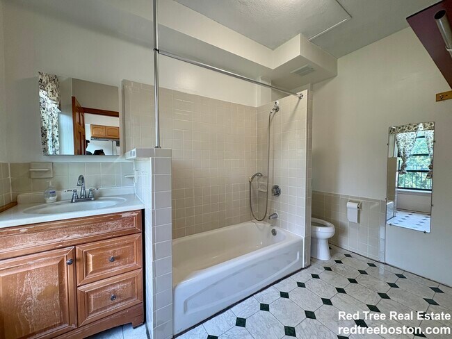 49 Dwight St unit U2 1-b Southie, Boston, MA 02118 - photo 6