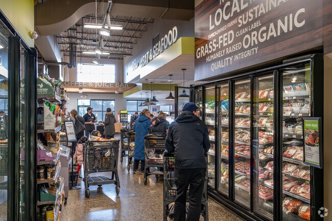 Alimagnet residents enjoy shopping at Valley Natural Foods.