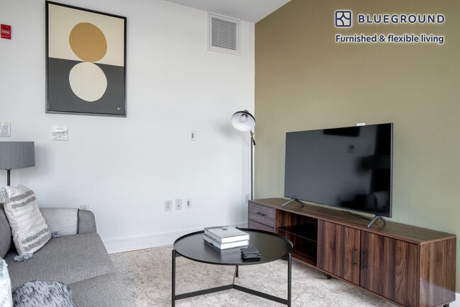 618 T St NW unit FL4-ID732, Washington, DC 20001 - photo 2