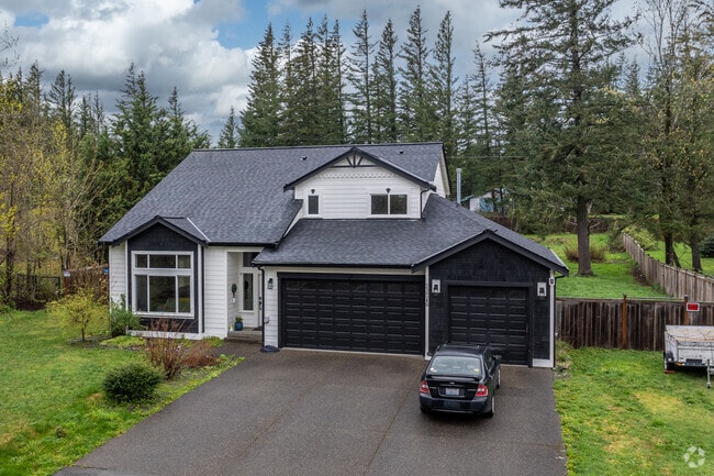 More contemporary architecture can be found around the Kanaskat neighborhood.