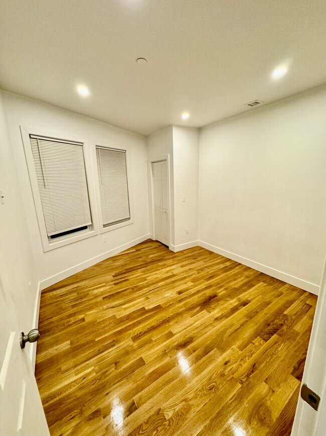 74 Corona St unit 2, Dorchester Center, MA 02124 - photo 5