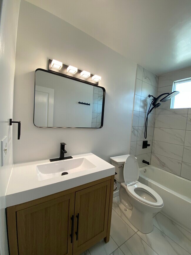 1515 E 20th St unit 3, Long Beach, CA 90806 - photo 6